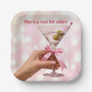 Geburtstags-Martini-Cocktail mit rosa Satinschleif Pappteller