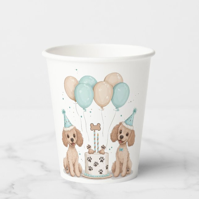 Geburtstags-Standard-Doodle-Hunde Pappbecher (Vorderseite)