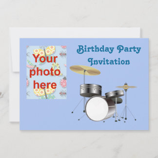 Geburtstagsfeier Einladung mit Drum Kit Foto hinzu