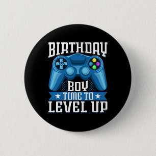 Geburtstagsjunge Zeit zum Hochstufen des Videospie Button