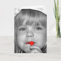 Geburtstagskind mit rotem Lipstick