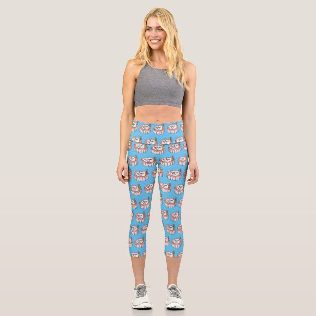 Geburtstagskuchen-Cartoon Capri Leggings (Vorderseite)