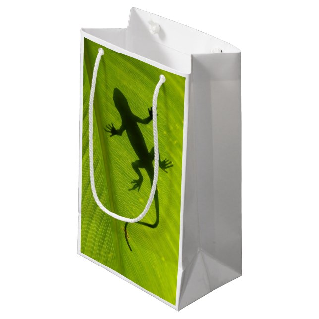 Gecko-Silhouette Kleine Geschenktüte (Vorderseite Schrägansicht)