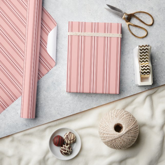 Gedämpfte rosa Streifen Classic Geschenkpapier (Kunsthandwerk)