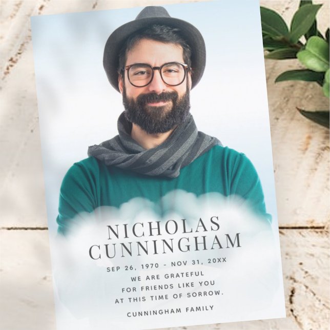 Gedenkstätte in Clouds Modernes Klassisches Foto Dankeskarte (Von Creator hochgeladen)