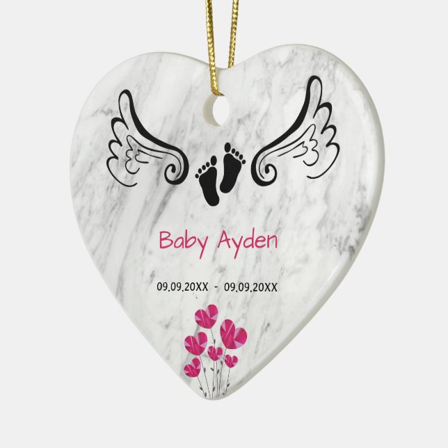 Gedenkstätte zum Verlust von Kindern mit Name und  Keramik Ornament (Links)