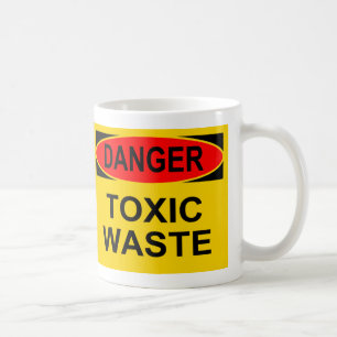 Gefahrengiftiger Abfallstoff Kaffeetasse