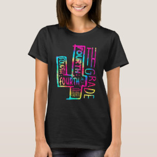 Gefärbte Krawatte 4. Grade Typografy Teacher Team T-Shirt