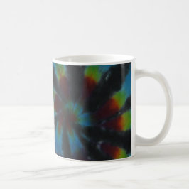 Gefärbte Krawatte des Spiralschlauches im Tiefenbe Kaffeetasse