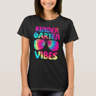 Gefärbte Krawatte Kindergarten Vibes First Day Sch T-Shirt