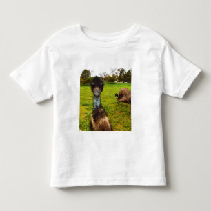 "Gefiederte Unterbrechung: Der große Emu-Photobomb Kleinkind T-shirt