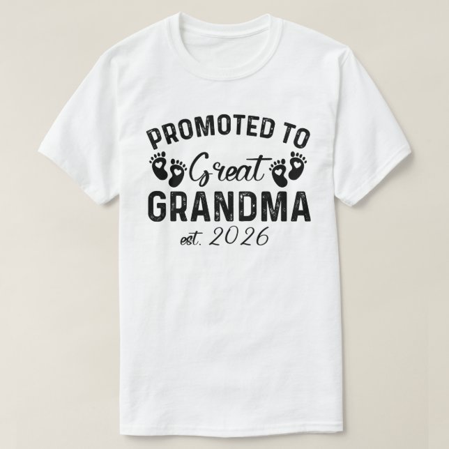 Gefördert nach Großma Est 2026 T-Shirt (Design vorne)