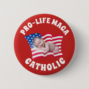GEGEN DIE ABTREIBUNG MAGA KATHOLISCHER mit Baby Button