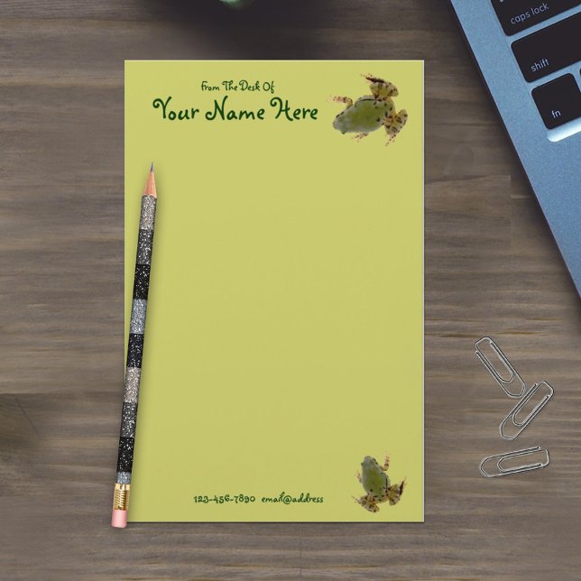 Gegen Nah-Up-Aufklatschfoto von grünen Fröschen Briefpapier (Von Creator hochgeladen)