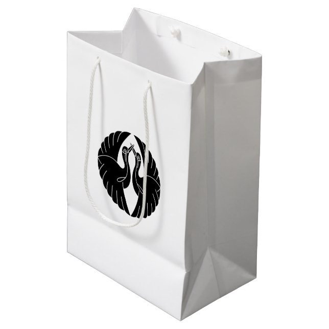 Gegenüber weißen Kranen Geschenktaschen Mittlere Geschenktüte (Vorderseite Schrägansicht)