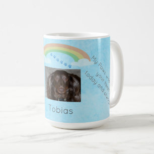Gehalten zwischen jedem Moment Kaffeetasse