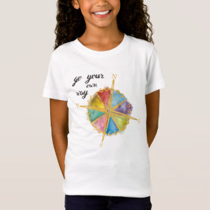 Gehen Ihr eigenes Weisen-Zitat mit farbigem T-Shirt