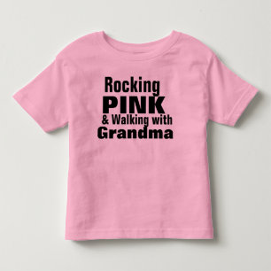 Gehen mit Großmutter-Brustkrebs-Shirt Kleinkind T-shirt