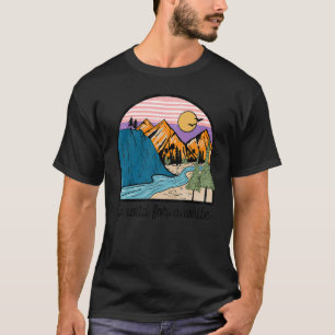 Gehen Sie eine Weile frei, Abenteuer heißt Berg T-Shirt