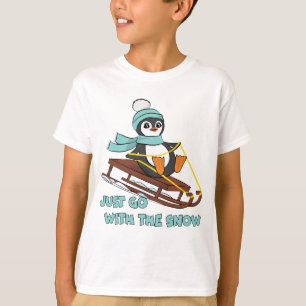 Gehen Sie mit dem Niedlichen Pinguin im Schneeschu T-Shirt