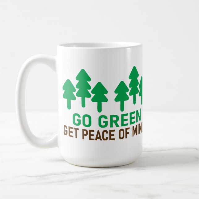 Gehen Sie motivierend grünes Design mit Zitat. Kaffeetasse (Links)