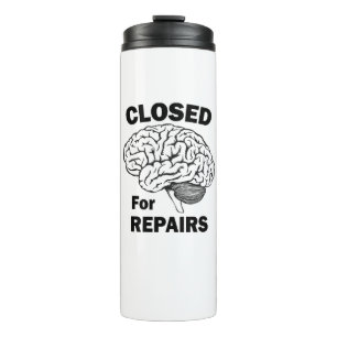Gehirn für Reparaturen geschlossen Thermosbecher