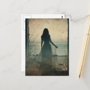 Geist im verlassenen Strandhaus Postkarte