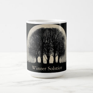 Geisterhaft schöne Silhouette kahler Bäume Kaffeetasse