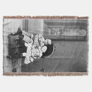 Geisterhaftes Vintage-Porträt von Geschwistern  Decke