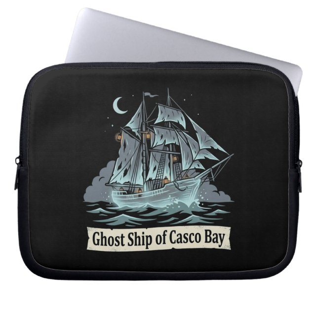 Geisterschiff von Casco Bay Laptopschutzhülle (Vorderseite)