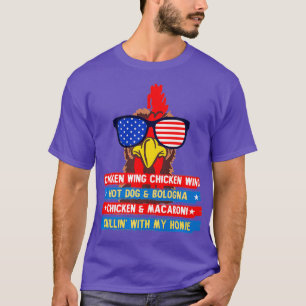 gekochte Hühnerhühner Wing Hot Dog und T-Shirt