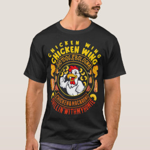 gekochte Hühnerhühner Wing Hot Dog und T-Shirt