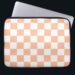Gekreuzte Quadrate für orange-weiße geometrische F Laptopschutzhülle<br><div class="desc">Die karierten Quadrate pfirsichfarben das orange weiße geometrische Retromuster. Cooles geometrisches rechteckiges Muster in Retro. Vintage Fliesen weiß und pfirsichfarben hellorange modernes Schachbrett.</div>