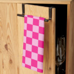 Gekreuzte Quadrate lichtfeuchtes, rosa geometrisch Geschirrtuch<br><div class="desc">Kegelförmige Quadrate hellrosa geometrische Retro Küchentücher. Kegelförmige Quadrate heißen rosa geometrische Retromuster Geschenk für sie. Cooles,  hintergrundecktes geometrisches,  Vintages Fliesenquadrat.</div>