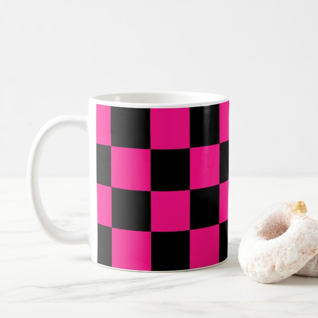 Gekreuzte Quadrate mit rosa, geometrischem Retro Kaffeetasse (Mit Donut)