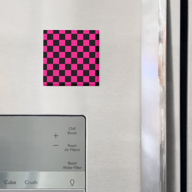 Gekreuzte Quadrate mit rosa, geometrischem Retro Magnet (In Situ (Kühlschrank))