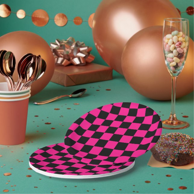 Gekreuzte Quadrate mit rosa, geometrischem Retro Pappteller (Multi)