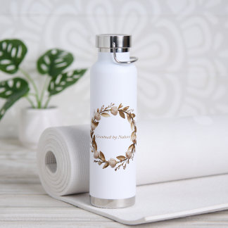 Gekrönt von der Natur – Elegante Blush- und Gold-B Trinkflasche