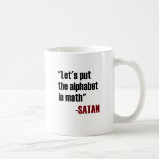 Gelassen uns, das Alphabet in Mathe einzusetzen Kaffeetasse