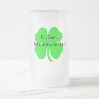Gelassen uns zu dem trinken mattglas bierglas
