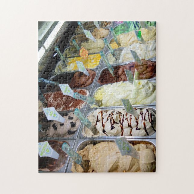 Gelateria Italian Ice Cream Shop - gelato in Italy (Vertikal)