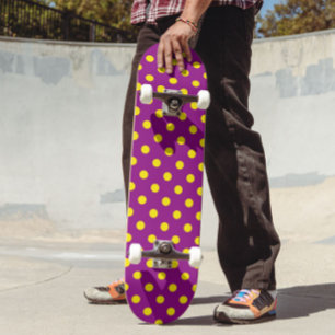 Gelb auf Lila Polka Dots Design Skateboard