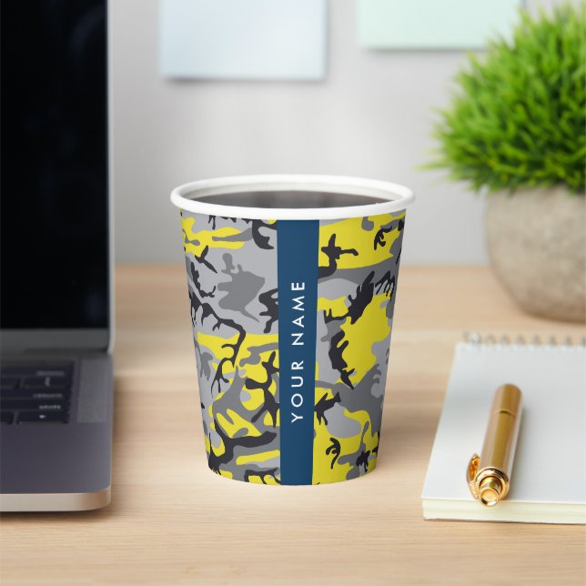 Gelb und Grau Camouflage Ihr Name personalisieren Pappbecher (InSitu)