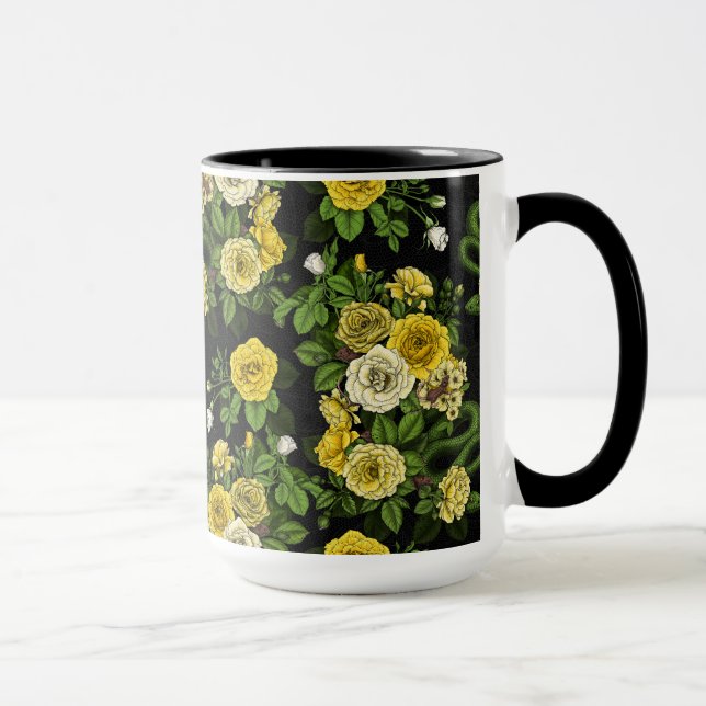 Gelb und grün versteckt in den Rose Tasse (Rechts)