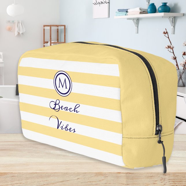 Gelb und weiß gestreifte Beach Vibes Mit Monogramm Waschbeutel (A toiletry bag with fresh buttermilk yellow stripes, monogram and 'Beach Vibes' in script typography)