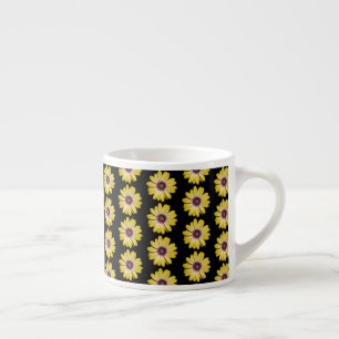 Gelbe afrikanische Gänseblümchen-Blumenmuster auf Espressotasse