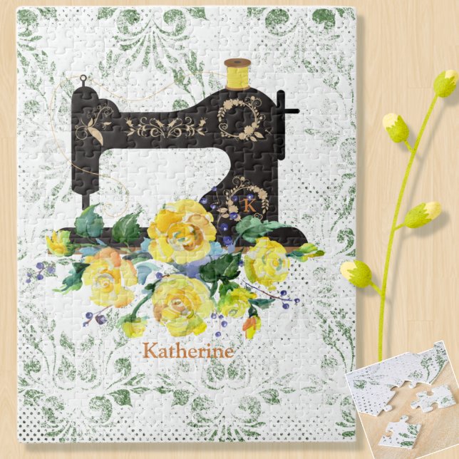 Gelbe bläserne Vintage Nähmaschine Personalisiert (Von Creator hochgeladen)