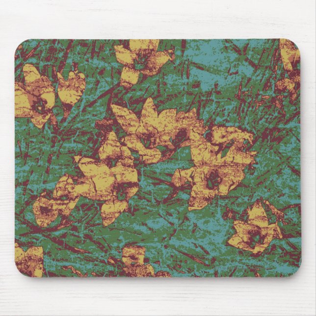 Gelbe Blume gegen Blatttarnungsmuster 2 Mousepad (Vorne)