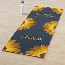 Gelbe Blumen auf Navy Blue-Hintergrund Monogram Yogamatte