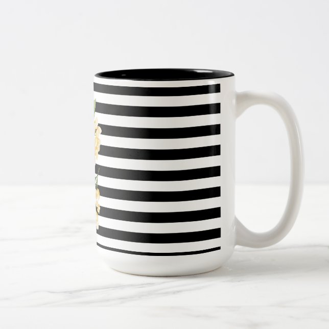 Gelbe Blumen auf schwarz-weißen Streifen Zweifarbige Tasse (Rechts)